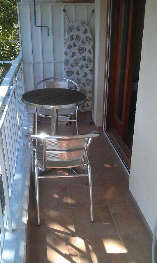 Apartment 60M From Sea! Nea Kallikrateia Bagian luar foto
