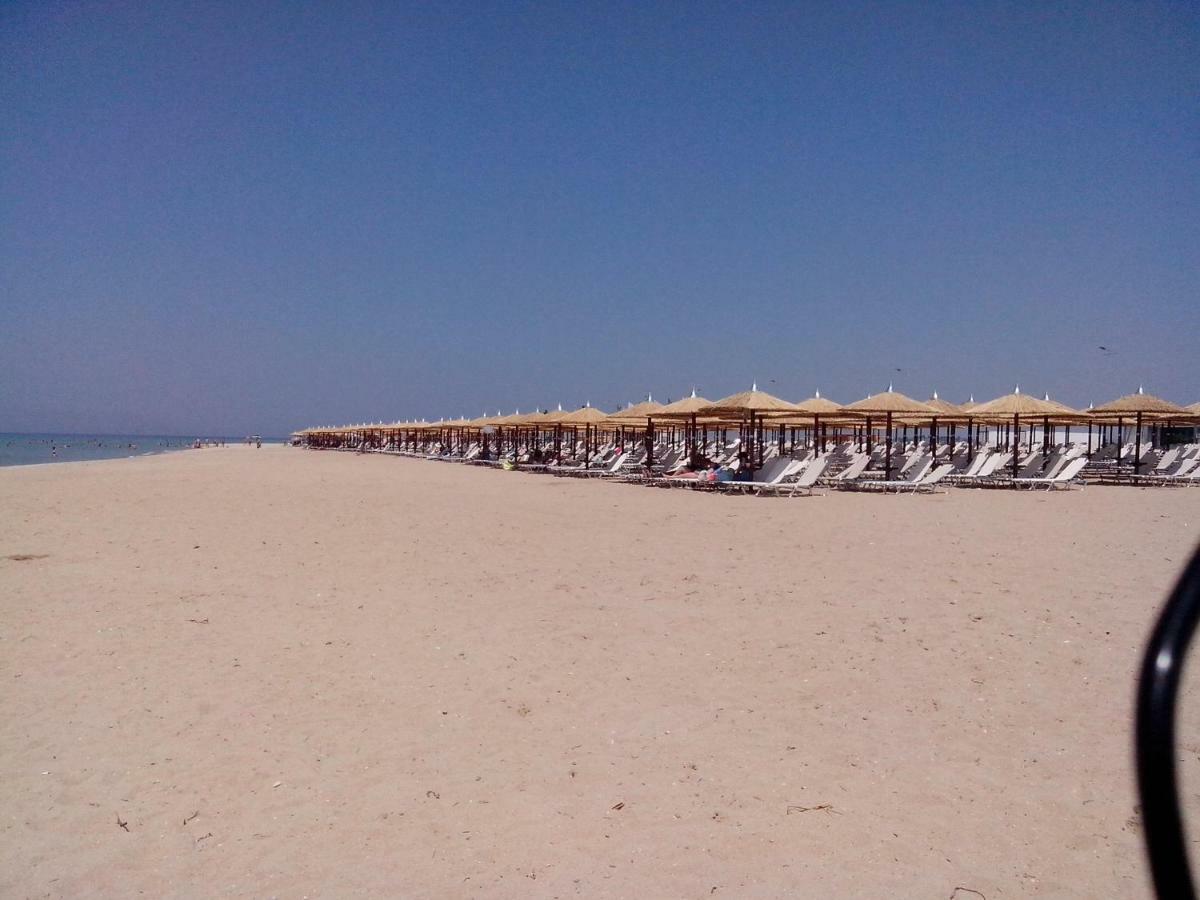 Apartment 60M From Sea! Nea Kallikrateia Bagian luar foto